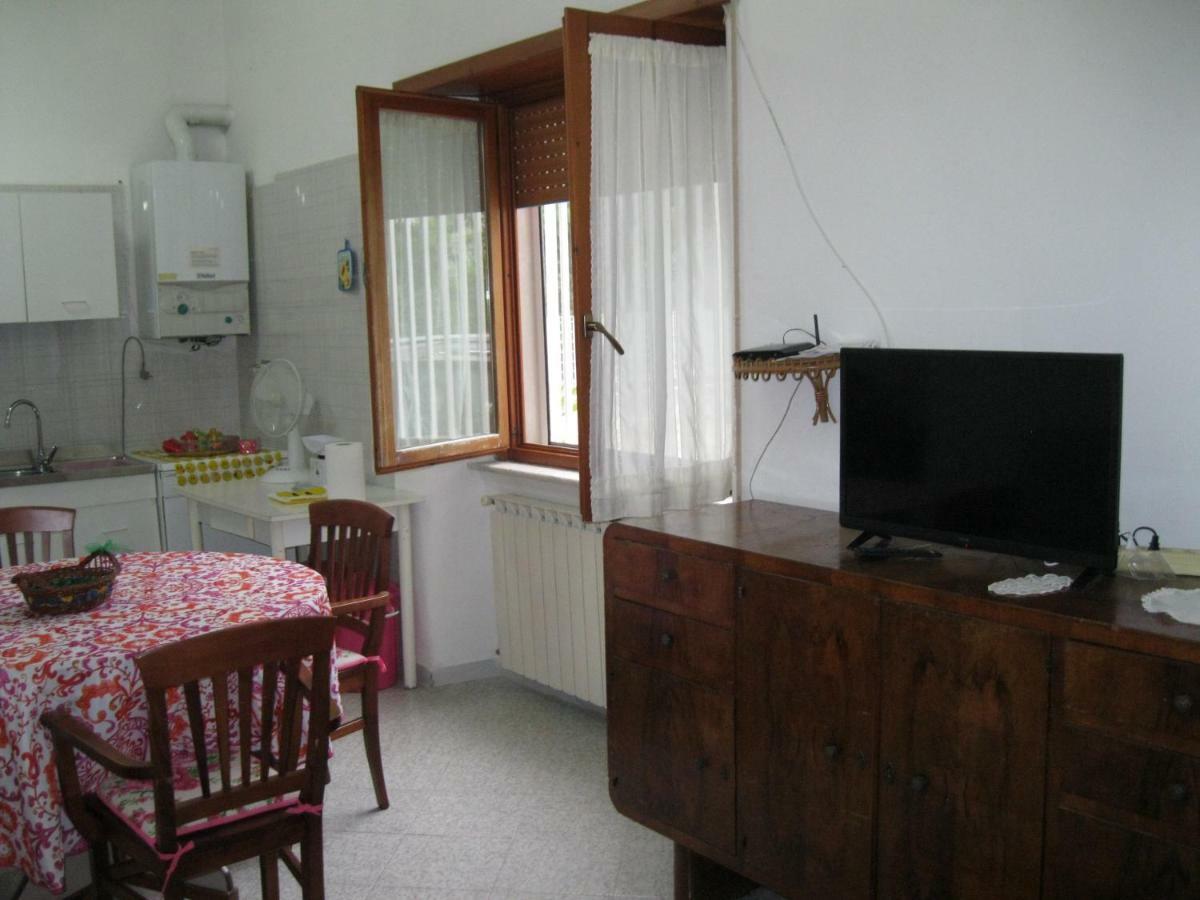 Villa "Il Nespolo" Scauri  Exterior foto
